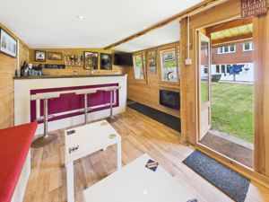 INSIDE SUMMERHOUSE- click for photo gallery